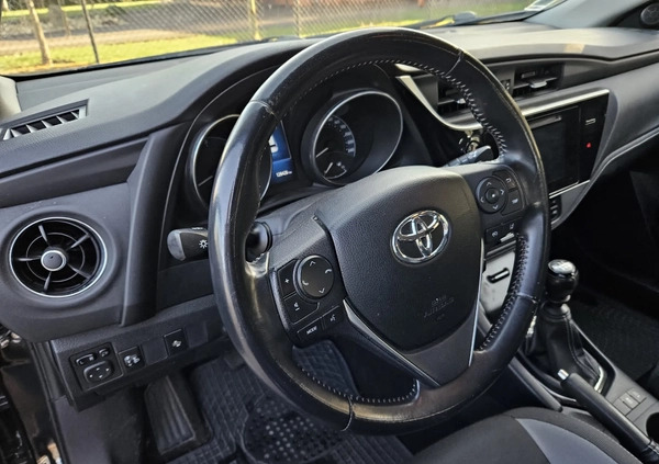Toyota Auris cena 42500 przebieg: 129000, rok produkcji 2016 z Mszczonów małe 79